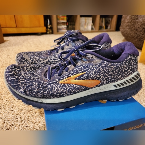 Brooks Adrenaline Shoes - Picture 4 of 6